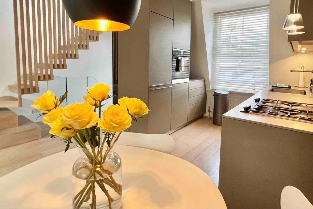 Appartamento Stunning Flat 1 Min Bond Street Londra