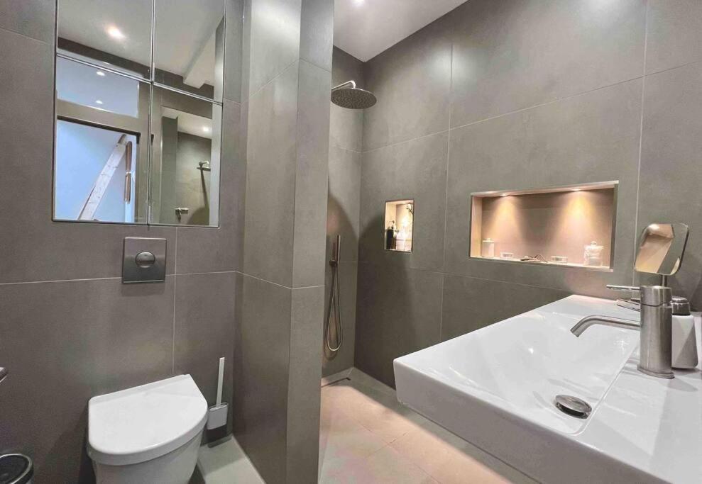 Appartamento Stunning Flat 1 Min Bond Street Londra