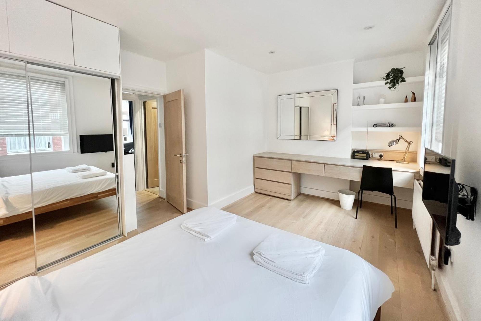 Stunning Flat 1 Min Bond Street Apartment